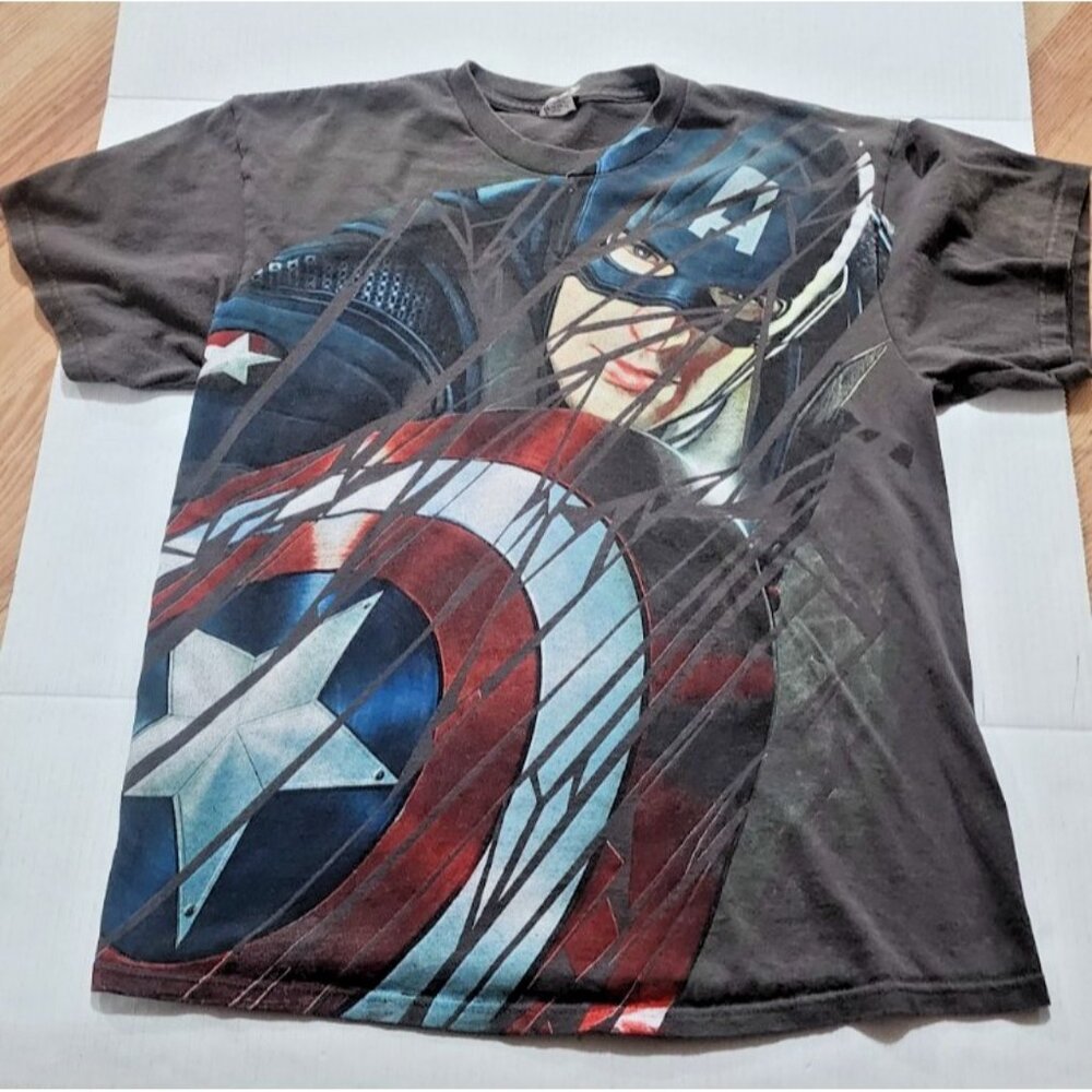 Cool Vintage Captain America Delta Pro weight tag size large, cool graphic